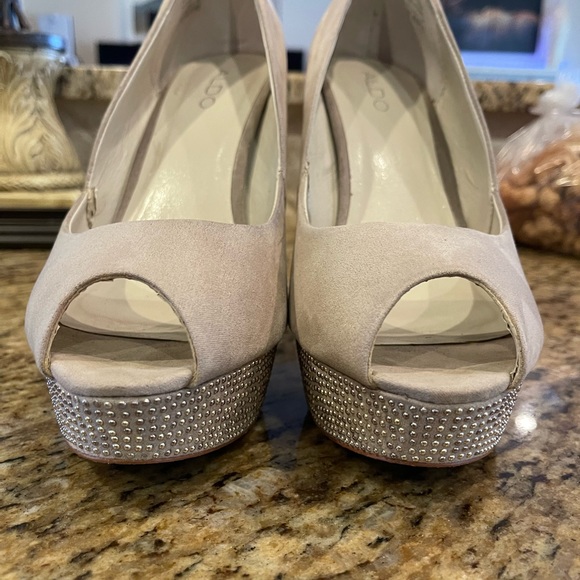 Aldo Bling cream platform heels.  Size 11 - Picture 4 of 12
